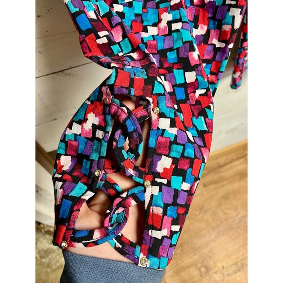 Attyre New York Patterned Capri Pants Size 12. - Picture 3 of 4